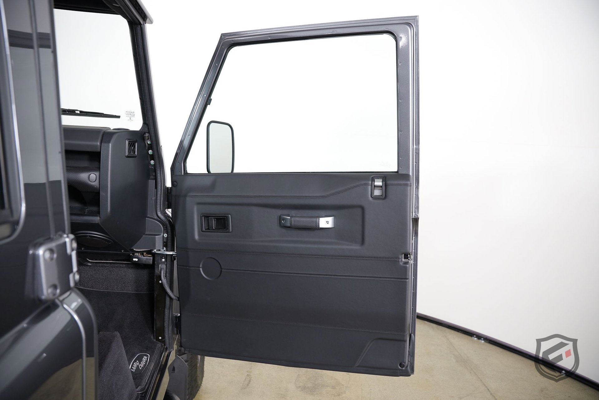 Used 1991 Land Rover Defender 110 image 31