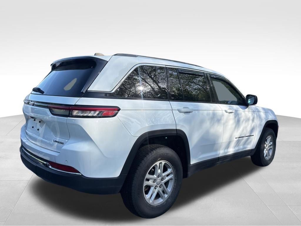 Used 2023 Jeep Grand Cherokee Laredo w/ Trailer Tow Prep Group (B) image 17