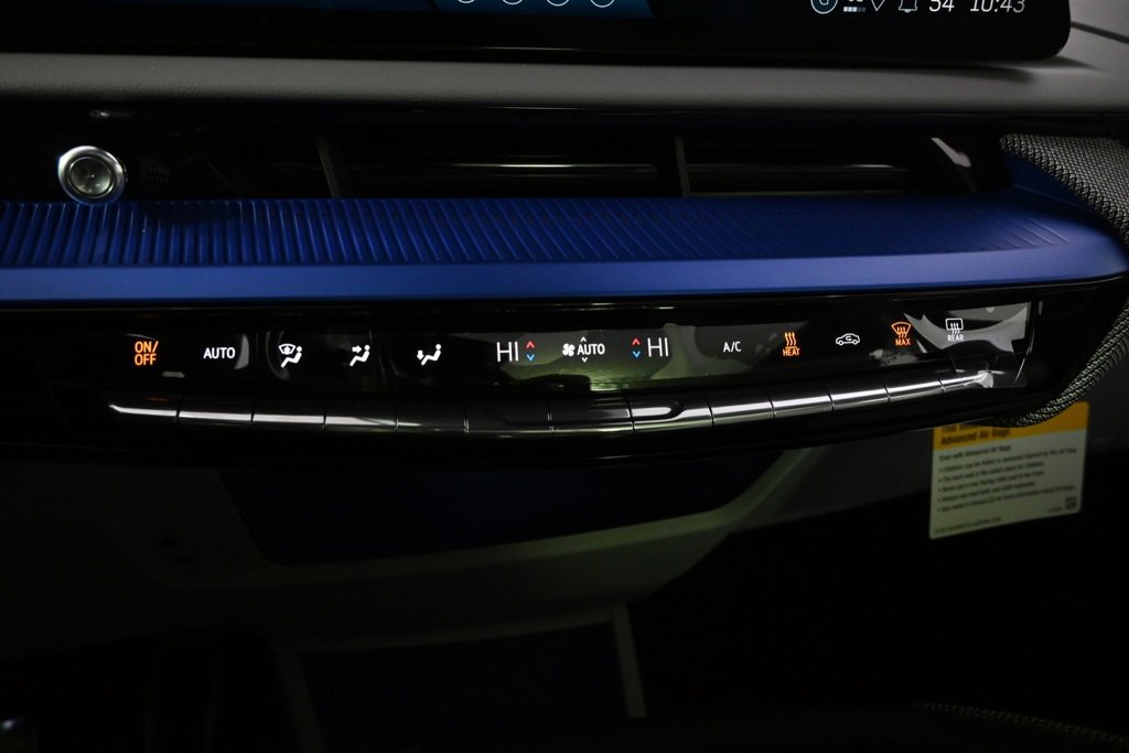 New 2026 Cadillac Optiq Luxury 2 image 31