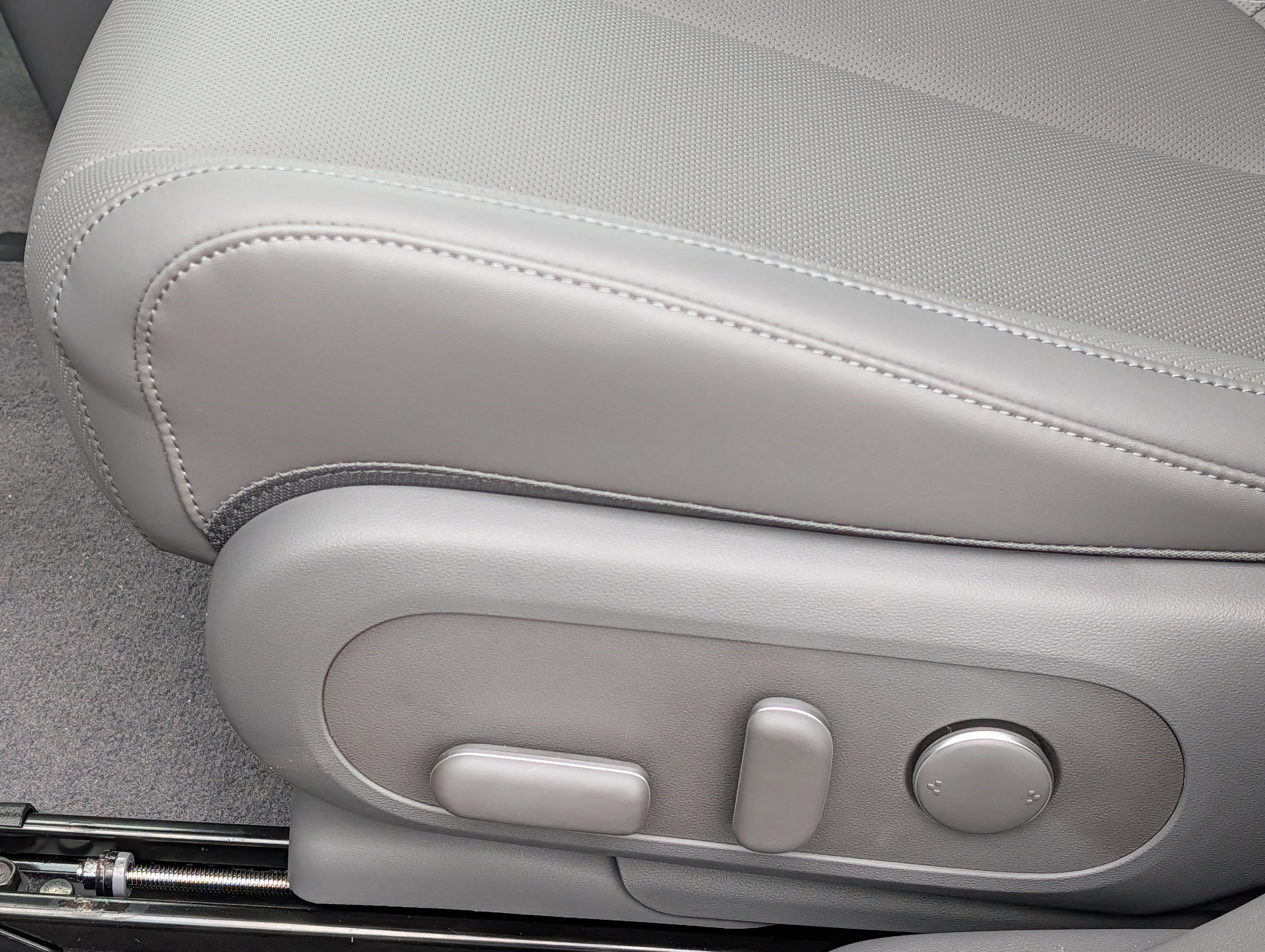 New 2026 Hyundai Ioniq 5 SEL image 11