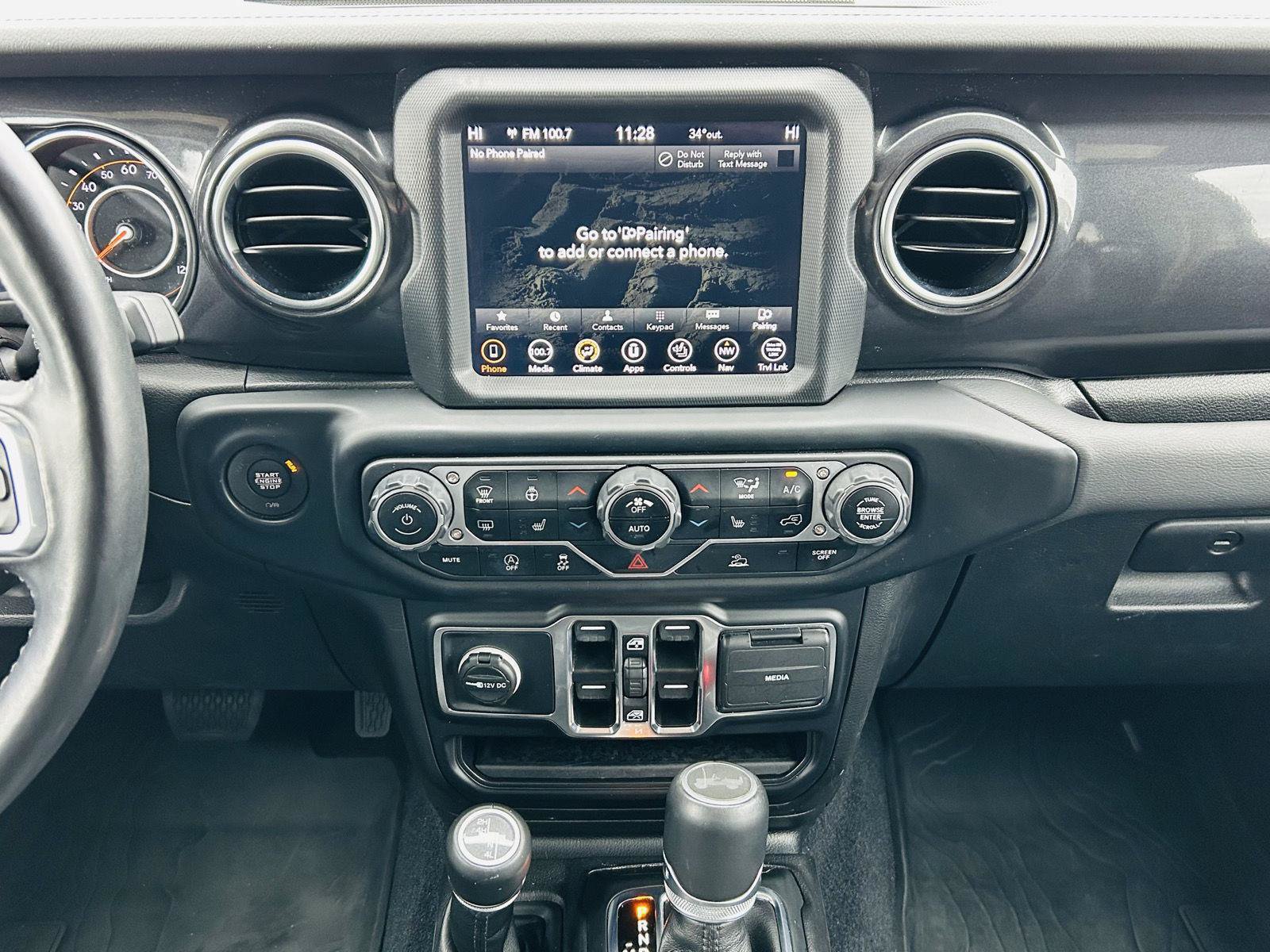 Used 2022 Jeep Wrangler Unlimited Sahara AWD/4WD image 15