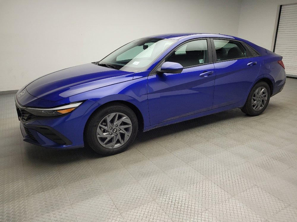 Used 2024 Hyundai Elantra SEL FWD image 2