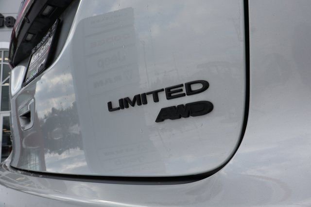 Used 2024 Chrysler Pacifica Limited w/ S Appearance Package image 34