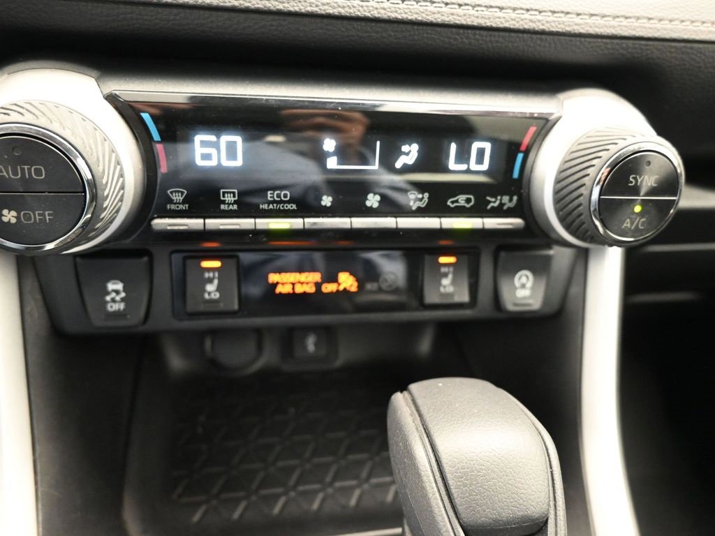 Used 2021 Toyota RAV4 XLE image 17