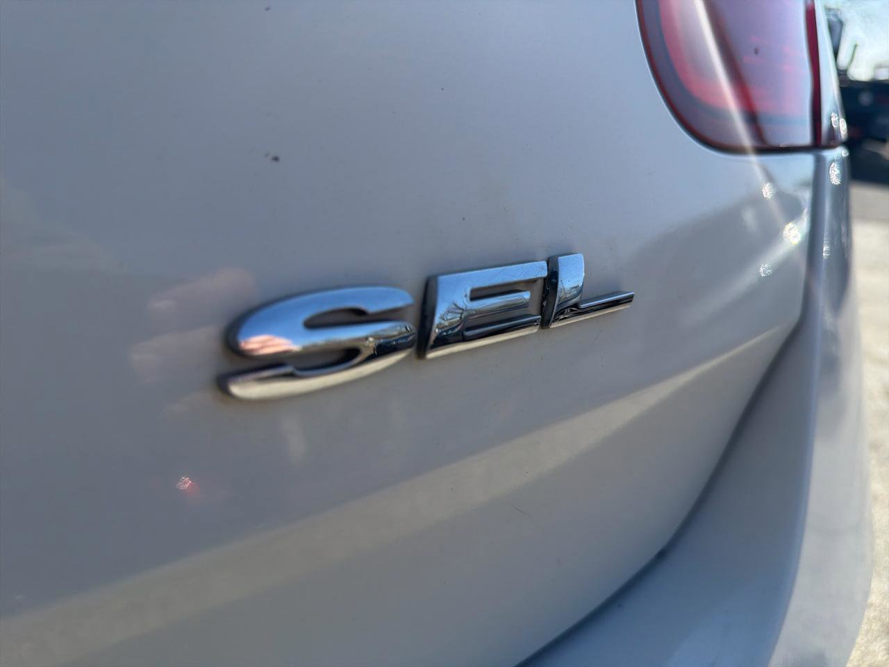 Used 2012 Ford Taurus SEL image 8