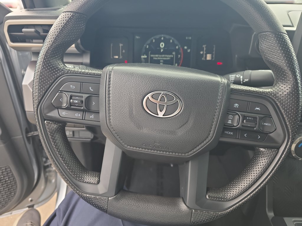 Used 2025 Toyota Tacoma SR5 AWD/4WD image 13