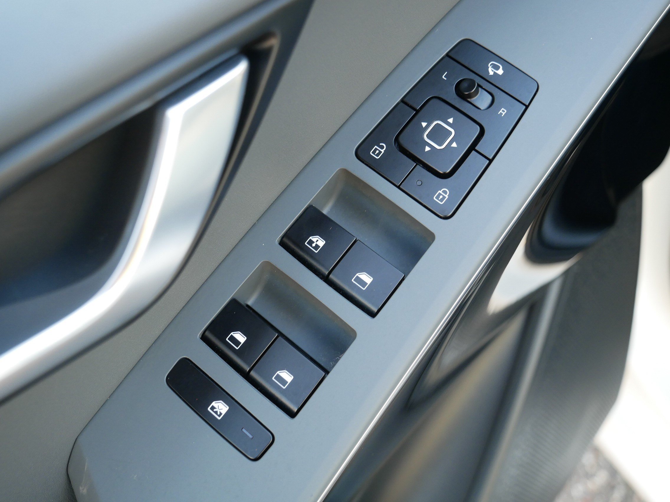 Certified 2023 Kia Niro EX Touring FWD image 19