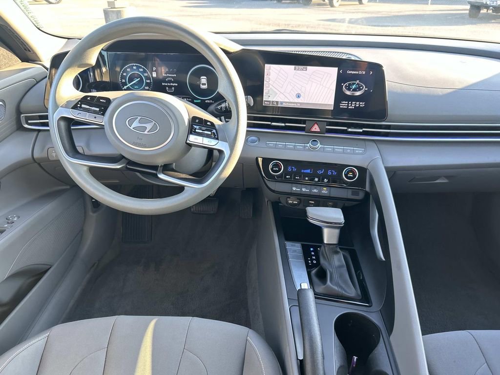 Used 2024 Hyundai Elantra SEL image 16