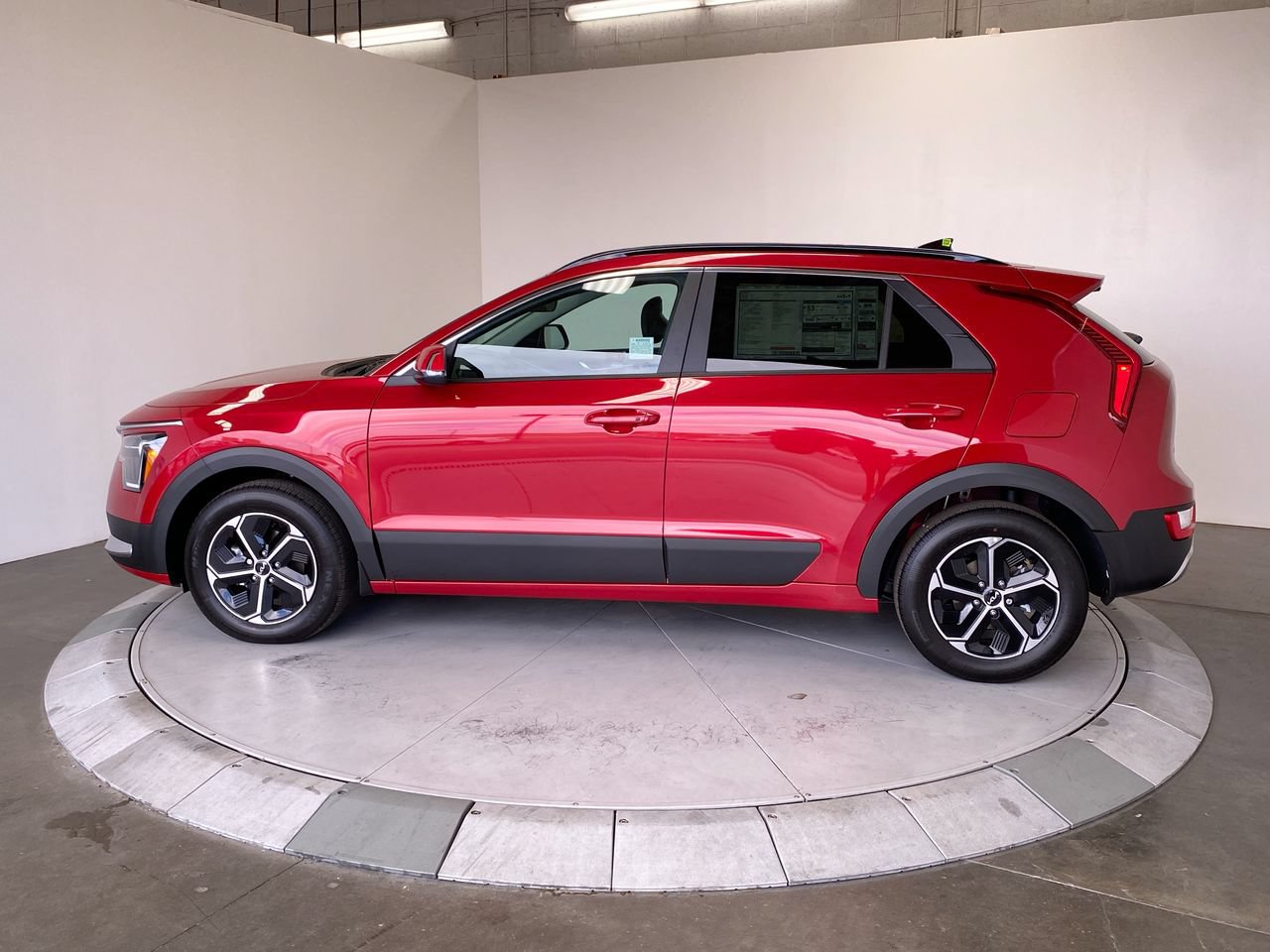New 2026 Kia Niro EX FWD image 2