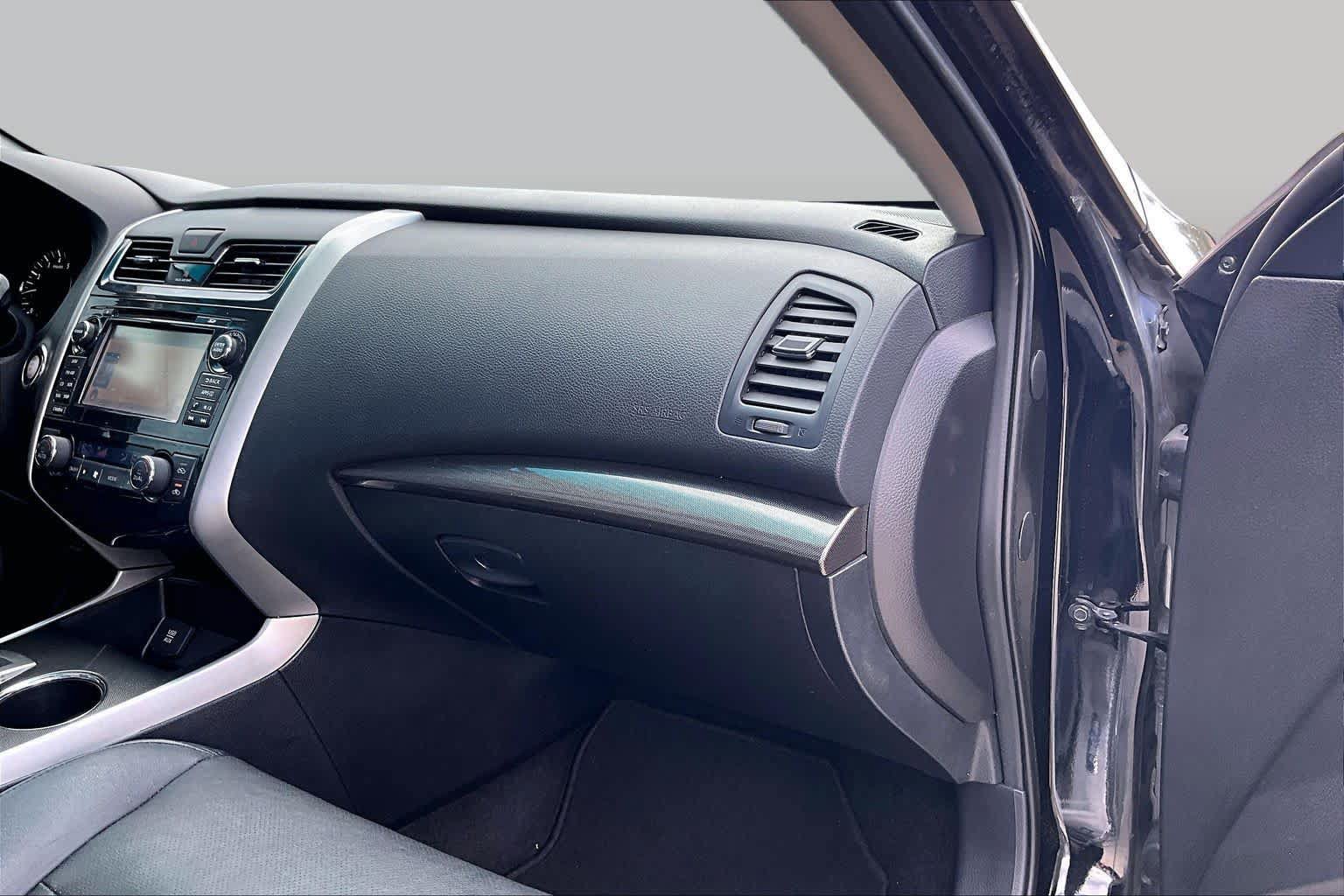 Used 2015 Nissan Altima 3.5 SL FWD image 17