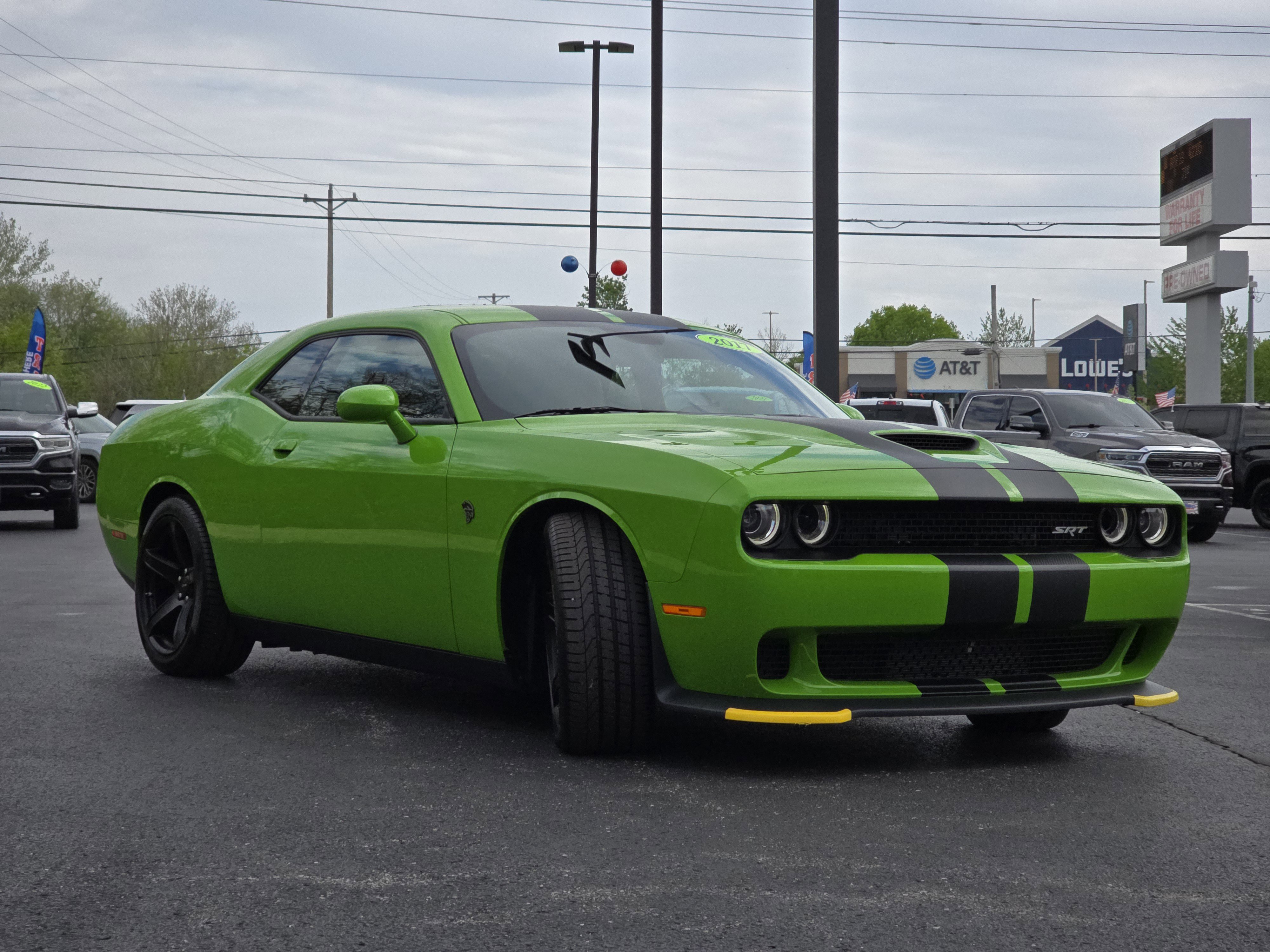 Used 2017 Dodge Challenger SRT Hellcat image 16