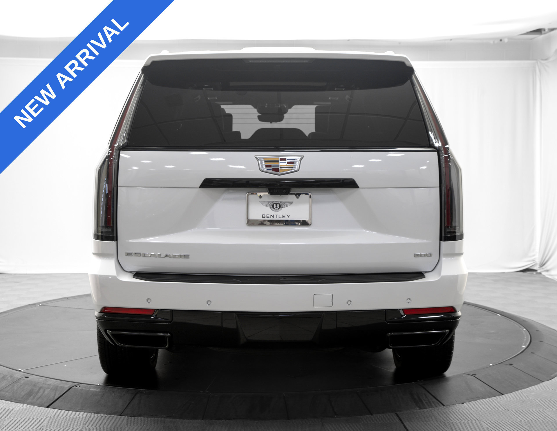 Used 2025 Cadillac Escalade Sport Platinum w/ LPO, Floor Liner Package AWD/4WD image 6