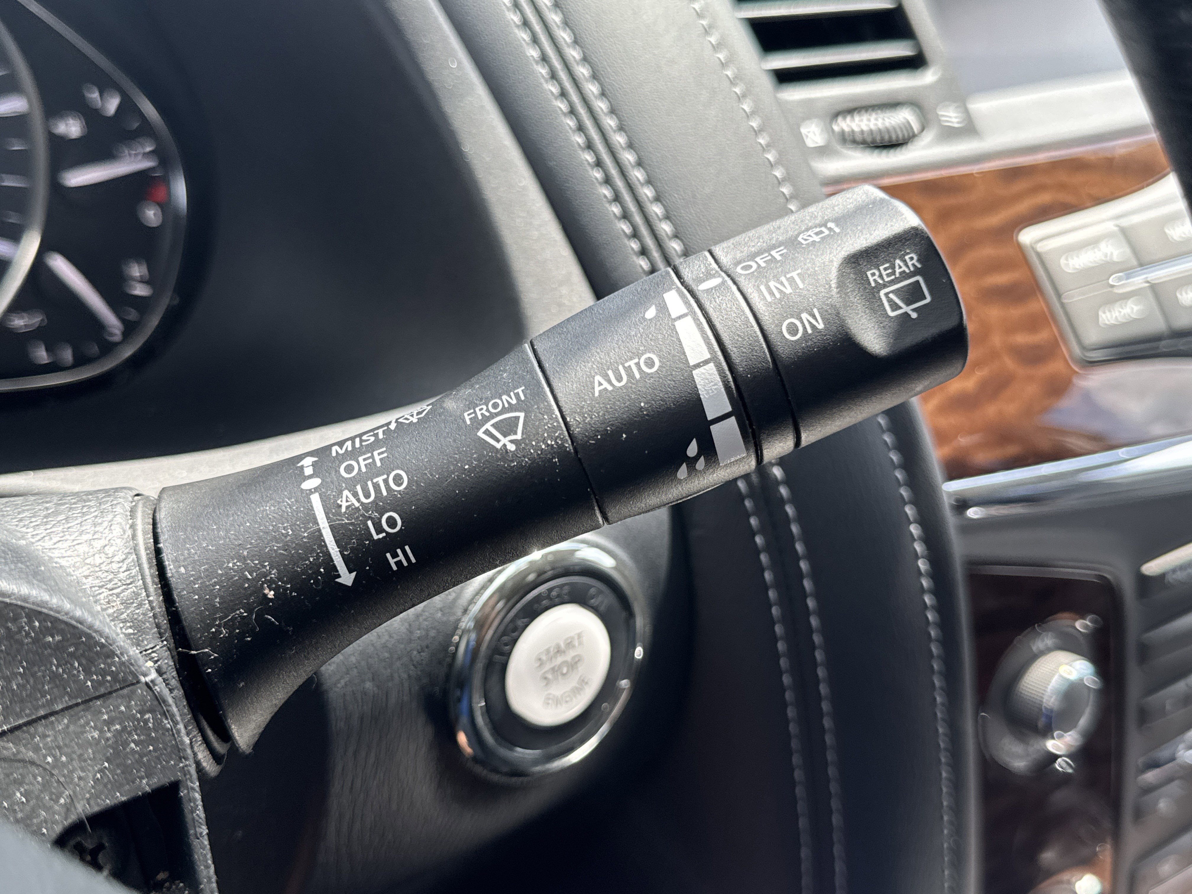 Used 2020 Nissan Armada Platinum w/ Captain's Chairs Package AWD/4WD image 17