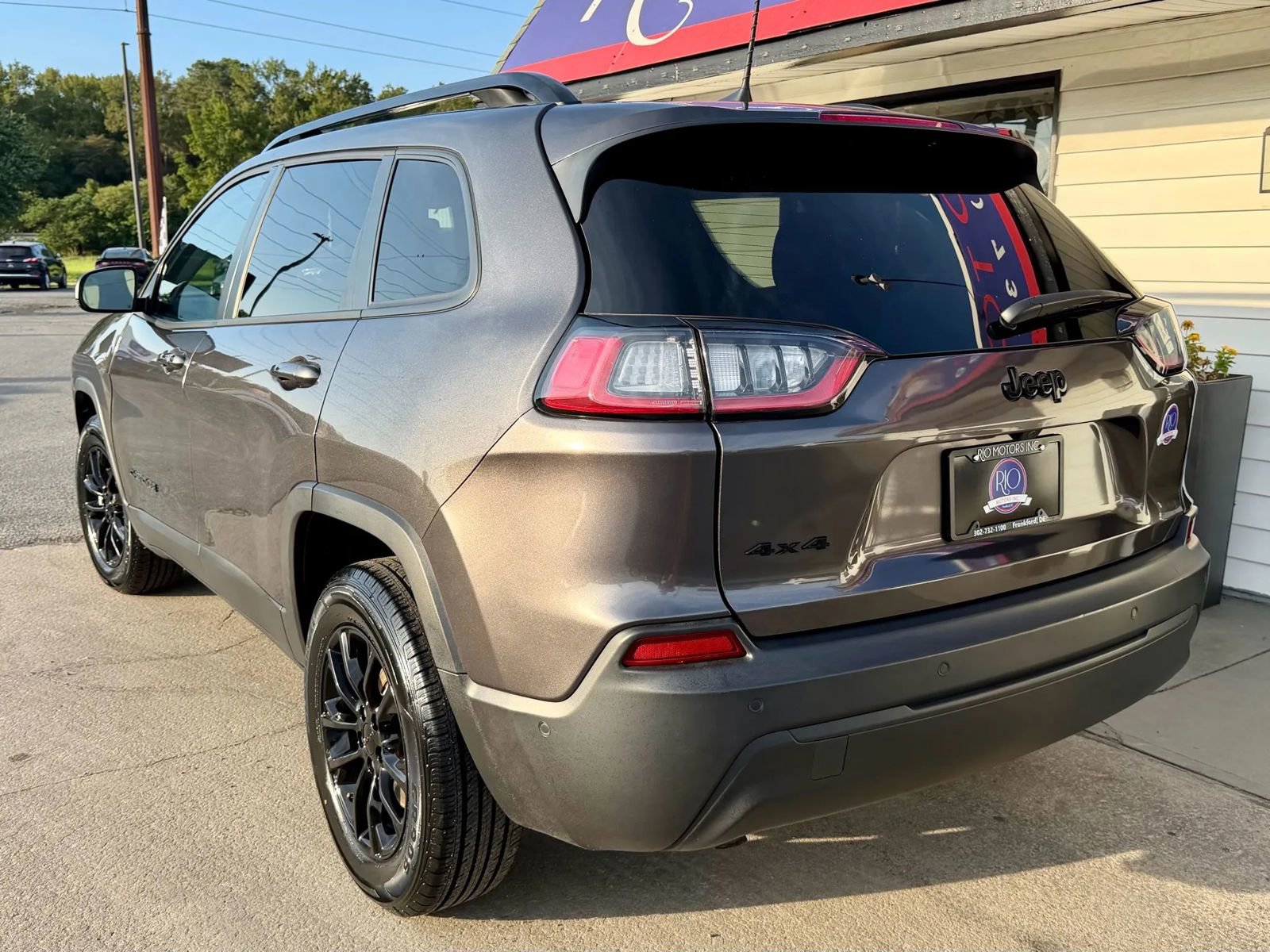 Used 2023 Jeep Cherokee Altitude Lux image 5