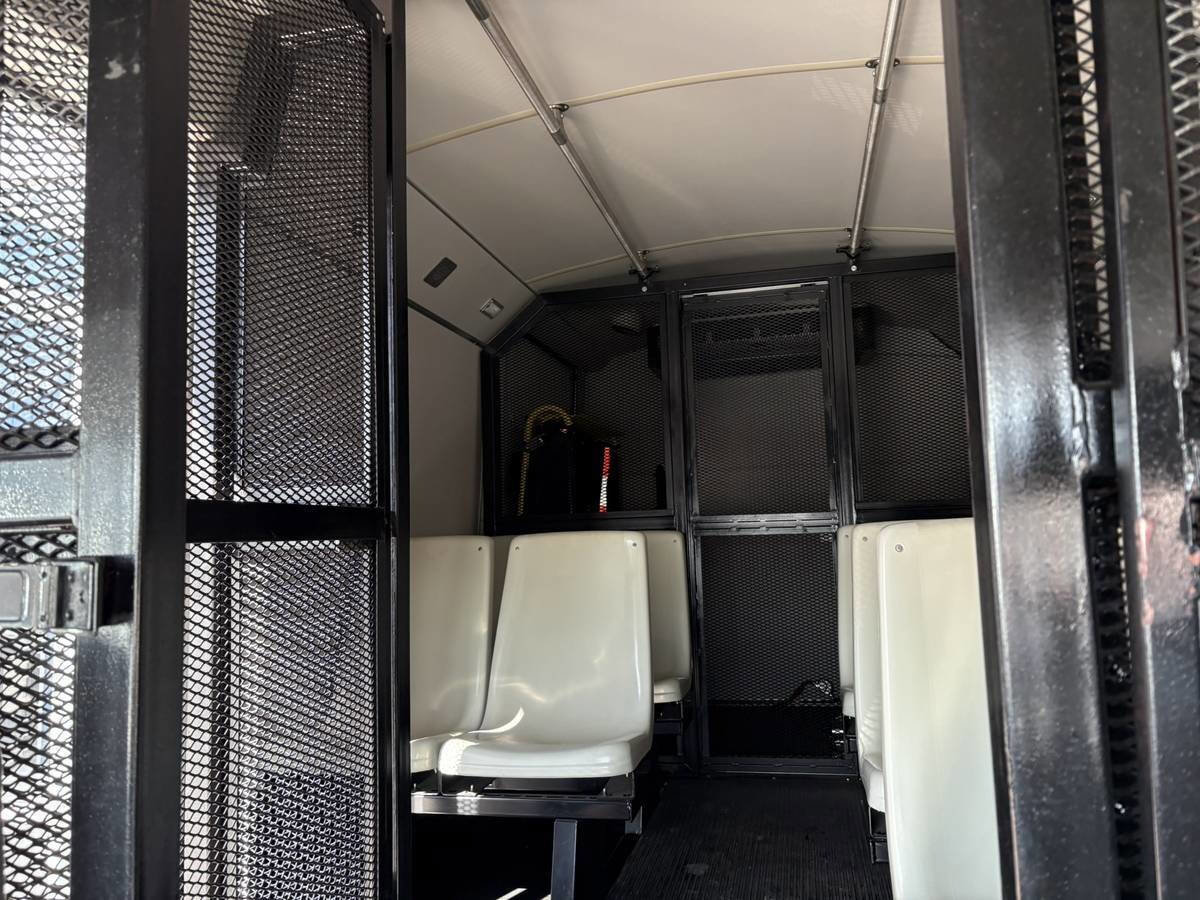 Used 2006 Ford E-450 and Econoline 450 RWD image 18