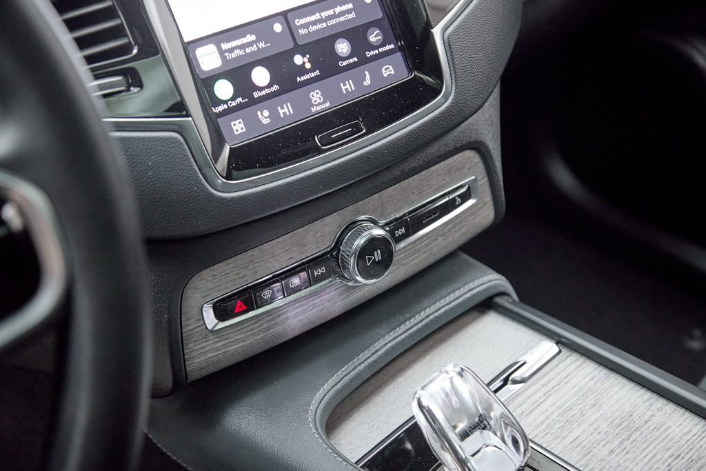 Certified 2023 Volvo XC90 T8 Ultimate w/ Protection Package Premier image 18