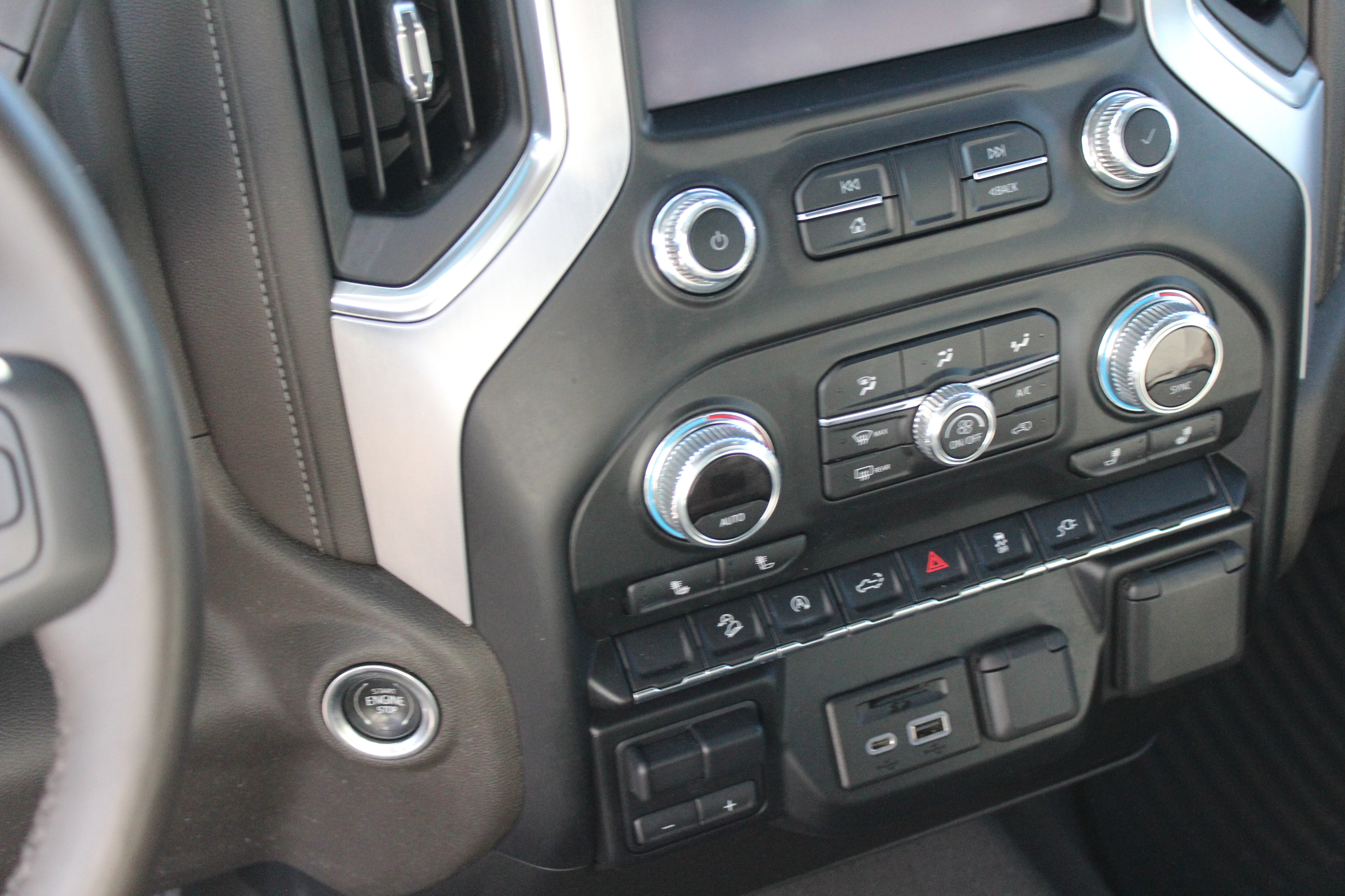 Used 2019 GMC Sierra 1500 SLE w/ SLE Value Package image 17