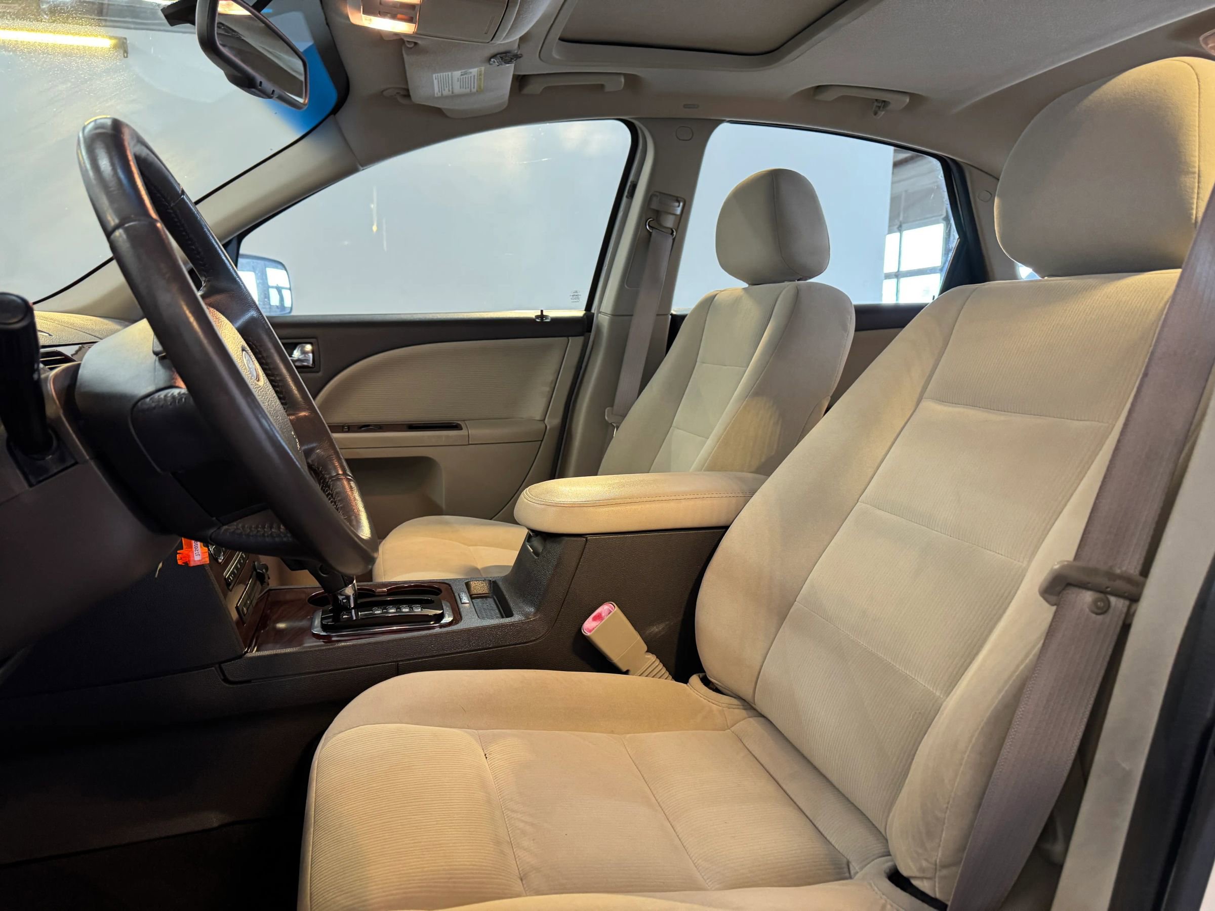 Used 2009 Ford Taurus SEL image 14