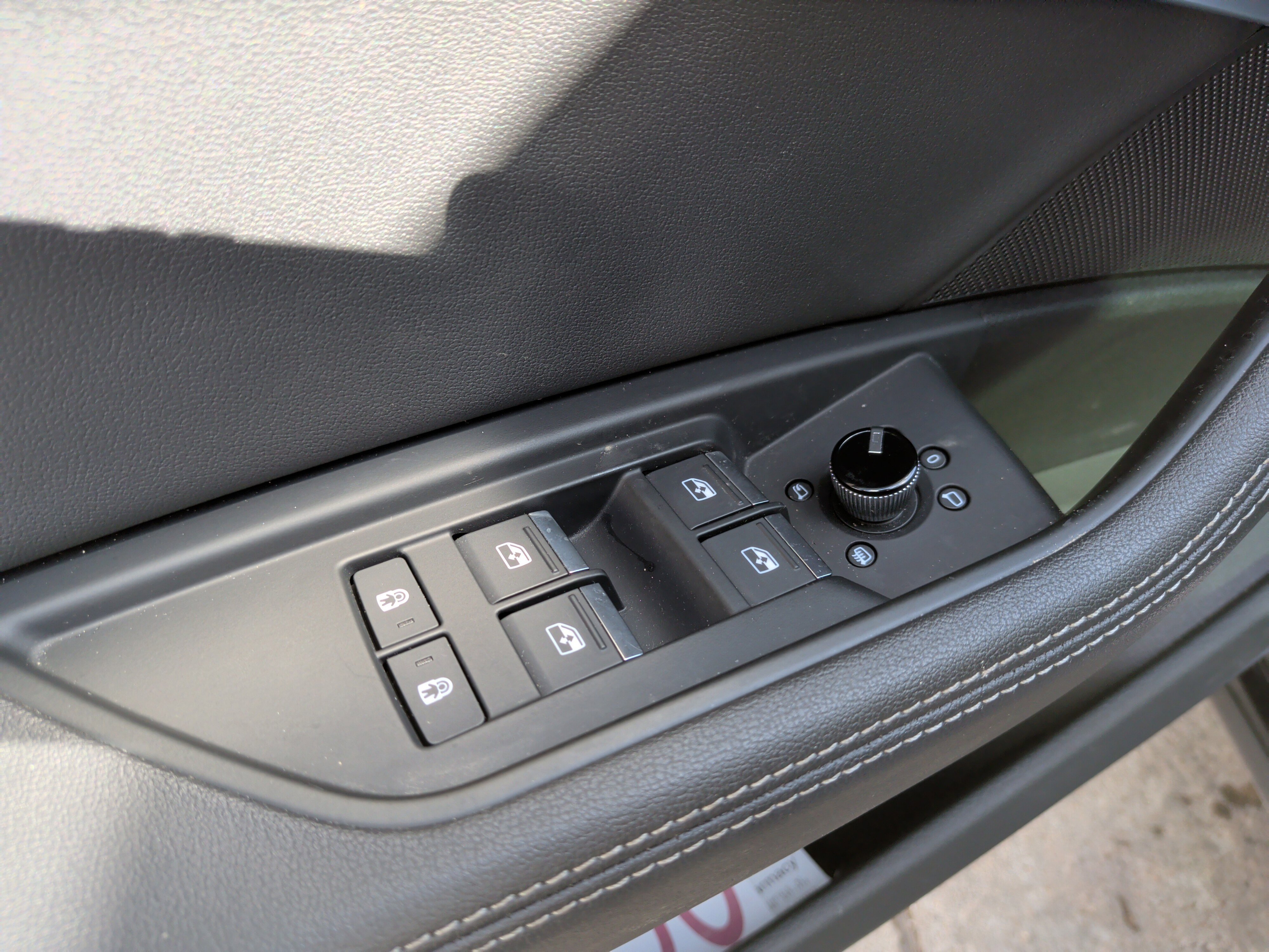 Used 2023 Audi e-tron Premium w/ Convenience Plus Package image 15
