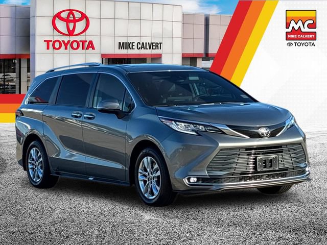 Used 2026 Toyota Sienna Limited FWD image 7
