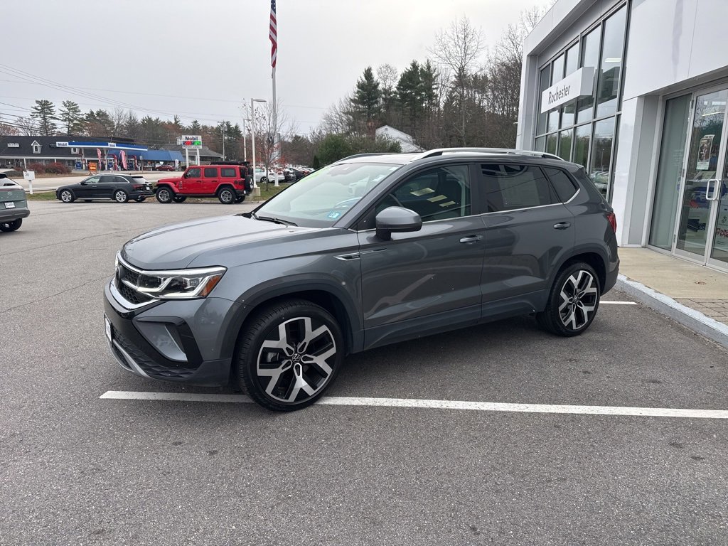 Used 2022 Volkswagen Taos SEL w/ Panoramic Sunroof Package image 3