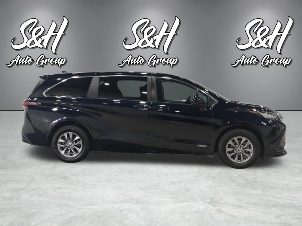 Used 2021 Toyota Sienna LE FWD image 19