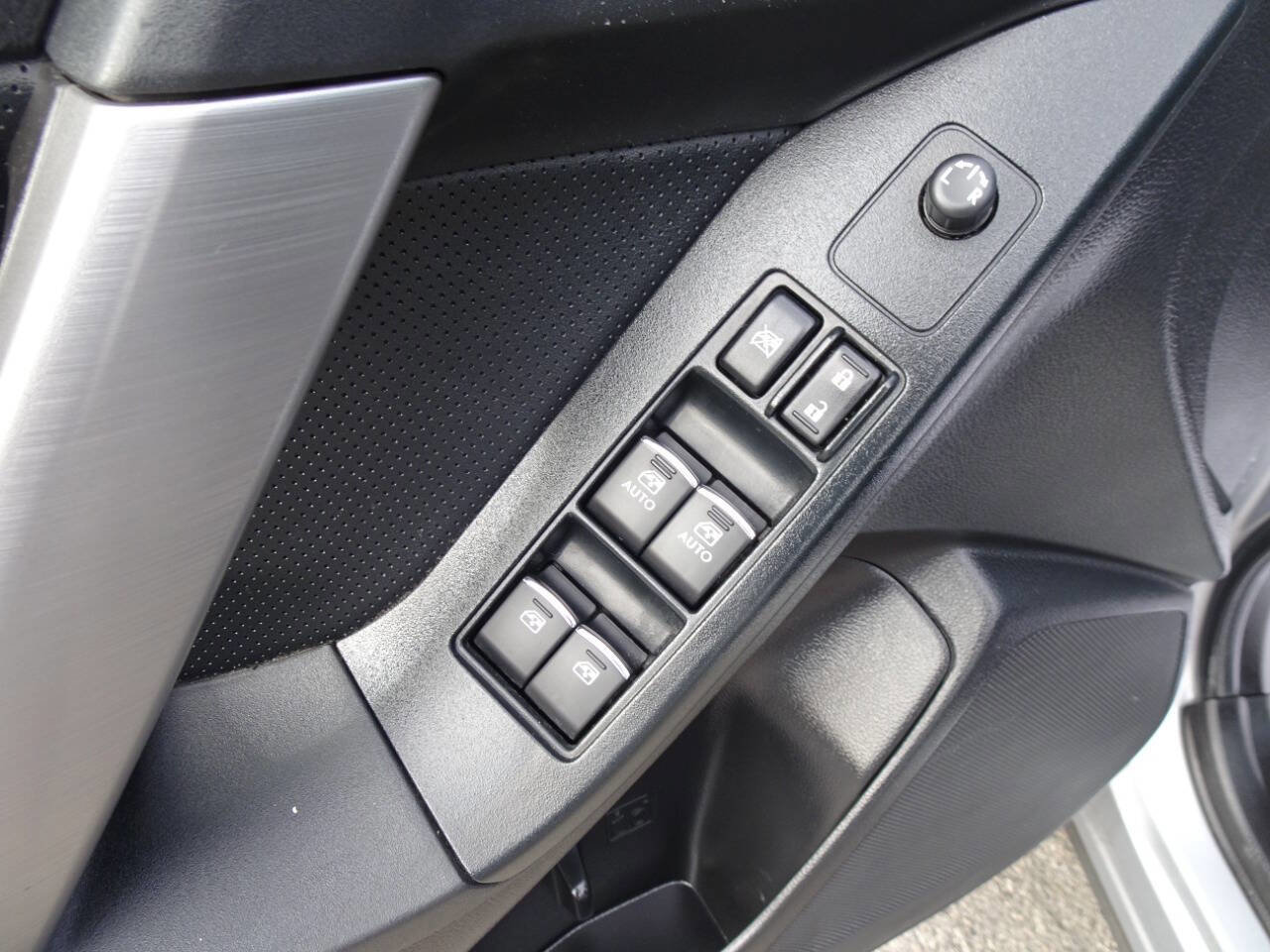 Used 2017 Subaru Forester 2.5i Limited w/ Popular Package #2 image 11