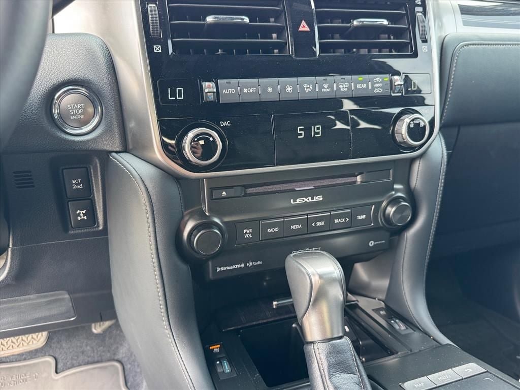 Used 2023 Lexus GX 460 Premium w/ Accessory Package AWD/4WD image 19