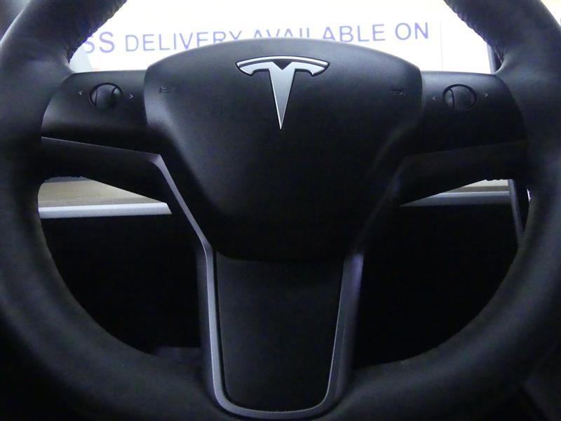 Used 2023 Tesla Model Y Long Range image 16