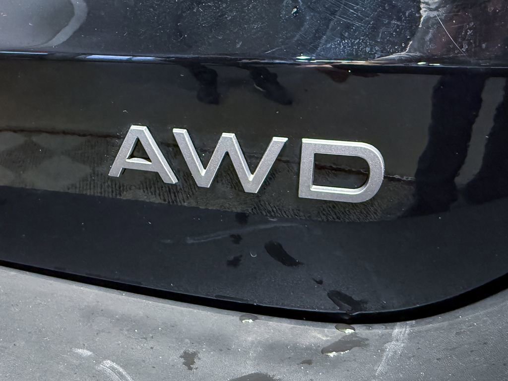 Certified 2025 Nissan Kicks SV image 10