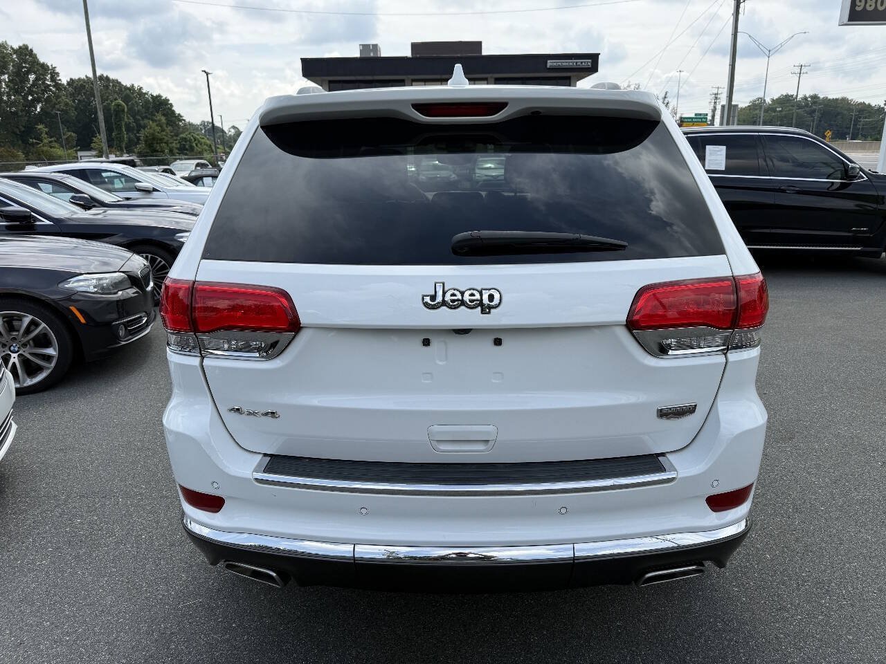Used 2018 Jeep Grand Cherokee Summit AWD/4WD image 5