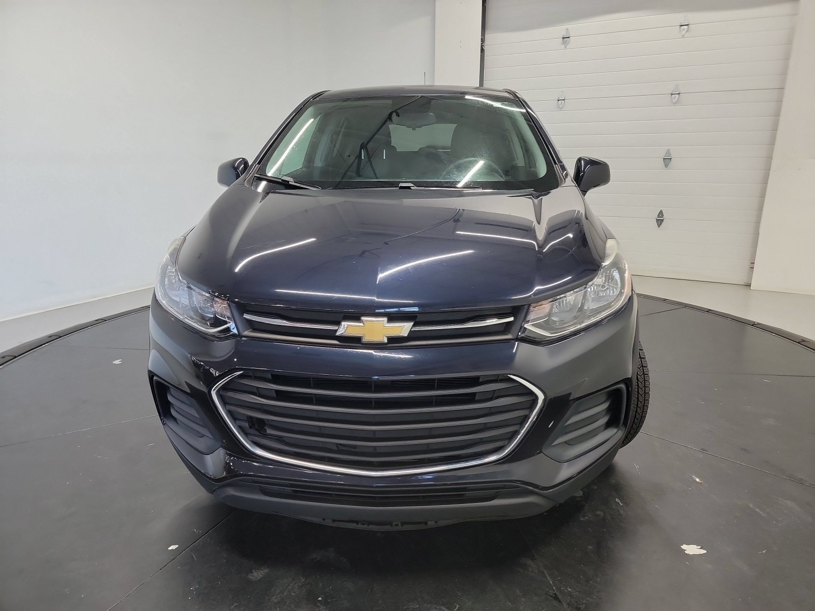 Used 2021 Chevrolet Trax LS w/ Tint and Cruise Package FWD image 2