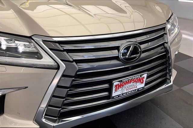 Used 2019 Lexus LX 570 4WD w/ Luxury Package image 31