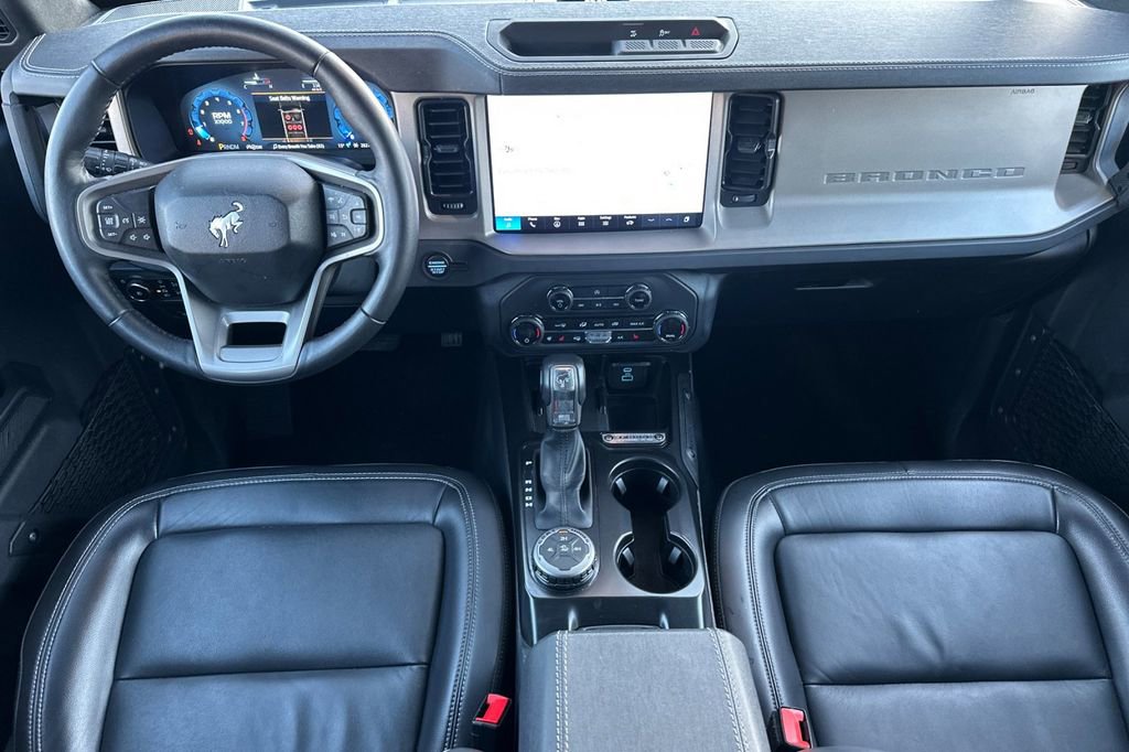Used 2025 Ford Bronco Outer Banks image 14