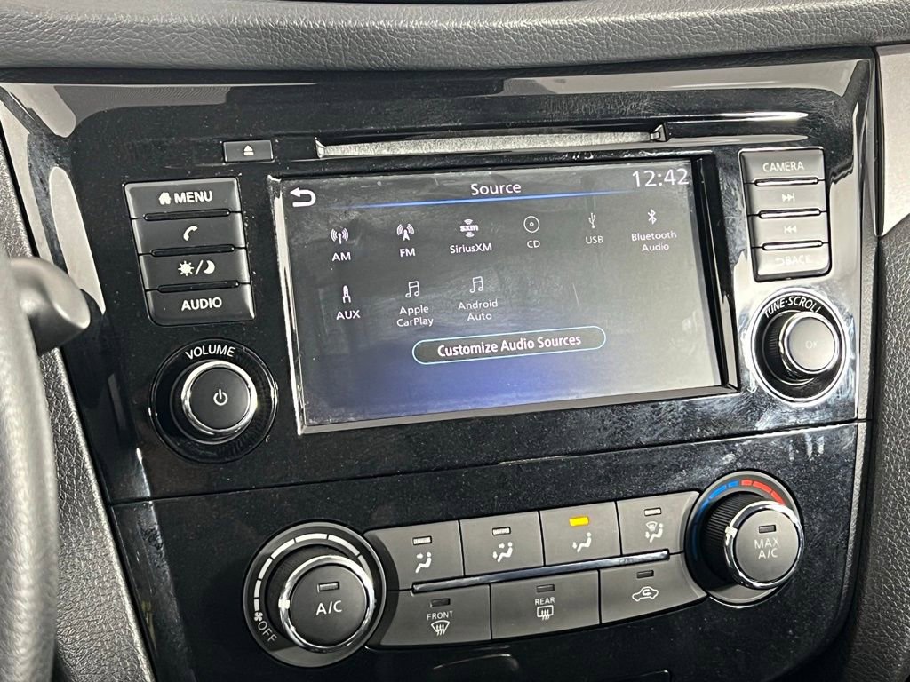 Used 2022 Nissan Rogue Sport S image 27