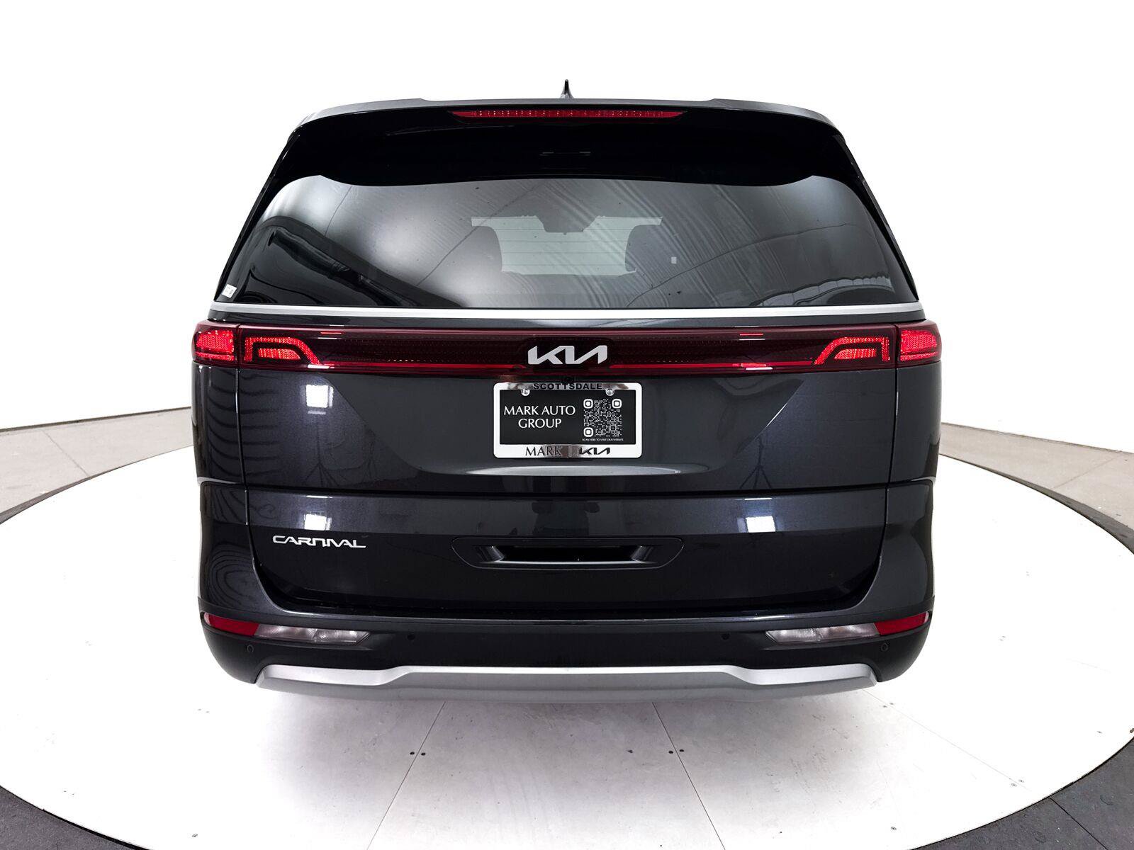 Used 2024 Kia Carnival LX FWD image 18