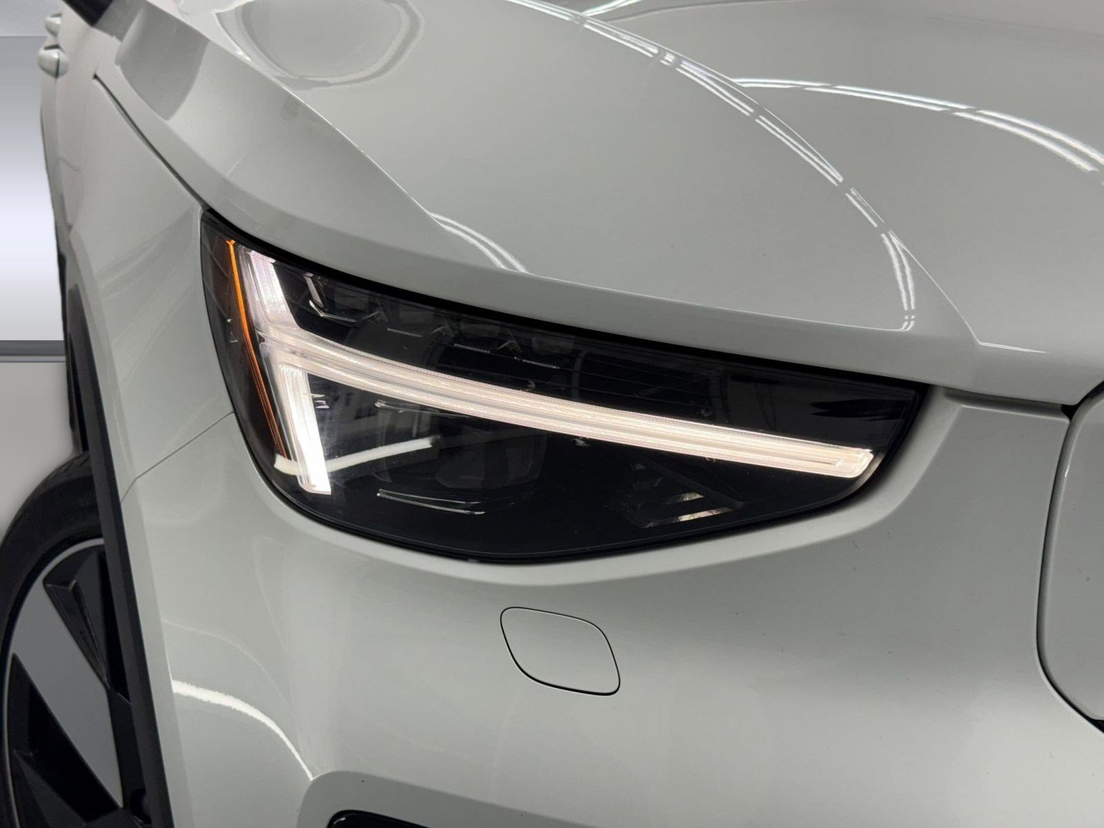 Used 2023 Volvo C40 P8 Recharge Ultimate image 10