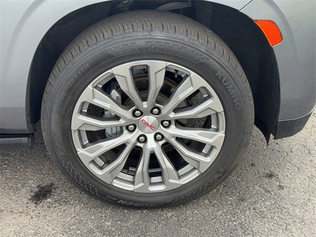 Used 2021 GMC Yukon XL Denali w/ Denali Premium Package image 9