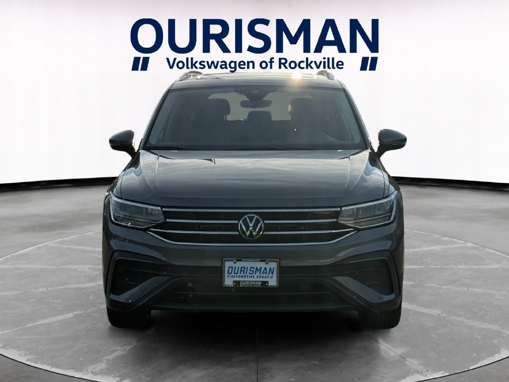 Used 2023 Volkswagen Tiguan SE w/ Panoramic Sunroof Package AWD/4WD image 8