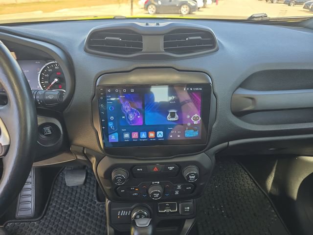 Used 2018 Jeep Renegade Trailhawk image 19