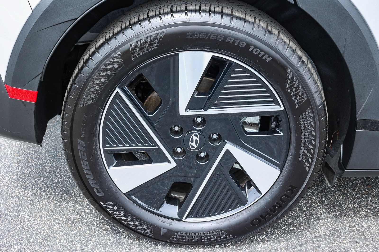 Used 2025 Hyundai Ioniq 5 SE image 11