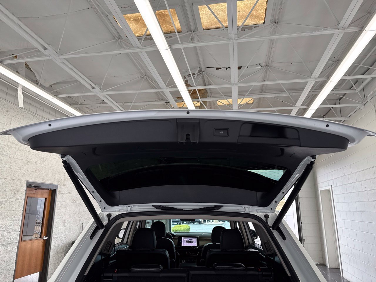 Used 2026 Volkswagen Atlas SE FWD image 12