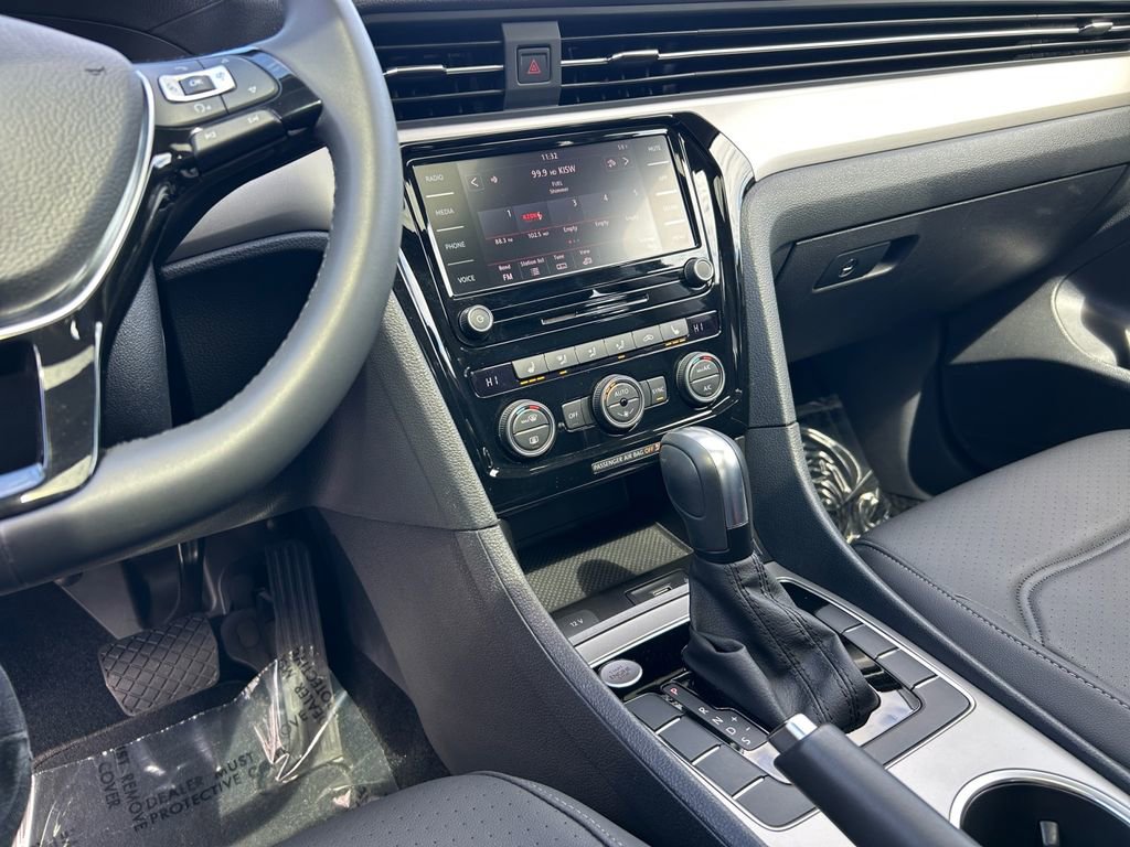 Used 2021 Volkswagen Passat 2.0T SE image 20