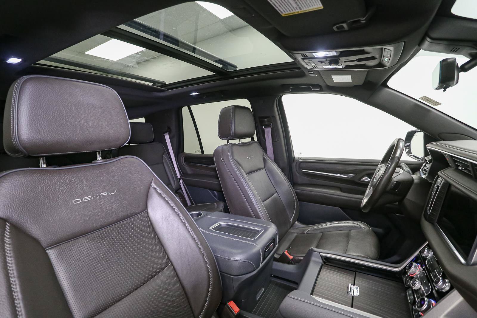 Used 2022 GMC Yukon Denali w/ Denali Premium Package AWD/4WD image 20