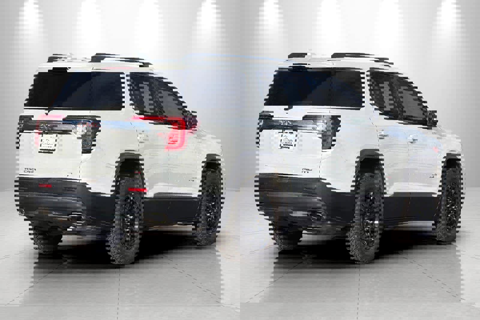 Used 2022 GMC Acadia AT4 w/ Technology Package image 2