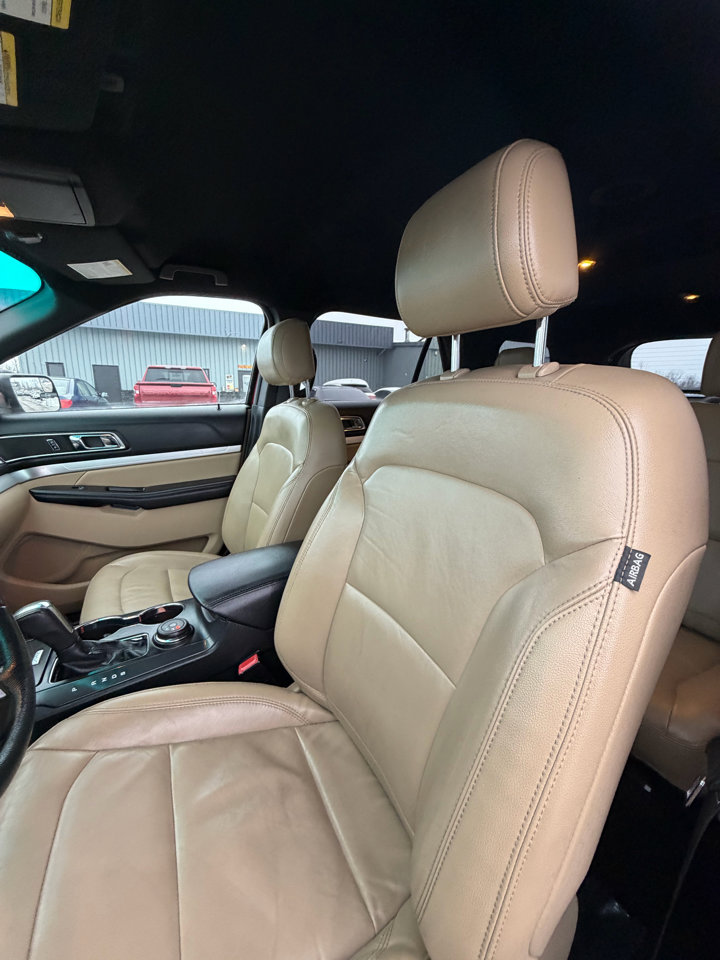 Used 2016 Ford Explorer XLT w/ Equipment Group 202A image 20