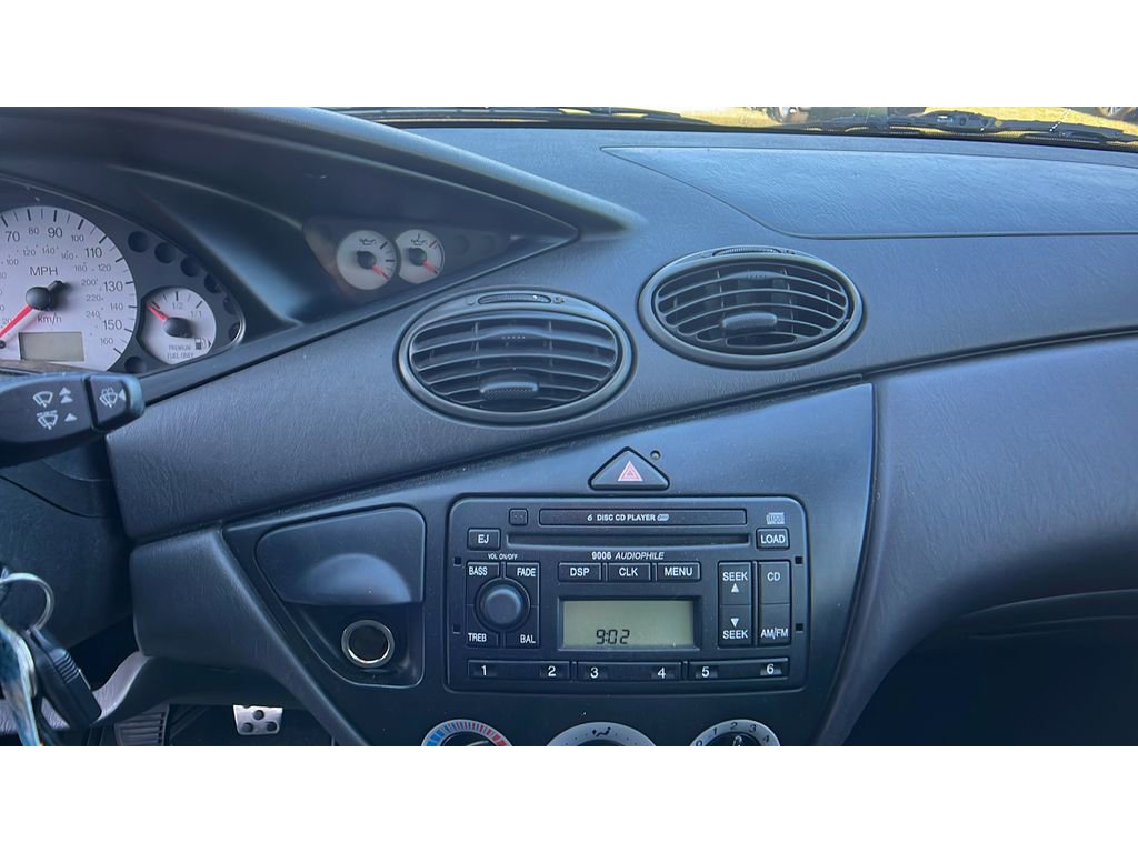 Used 2004 Ford Focus SVT image 9