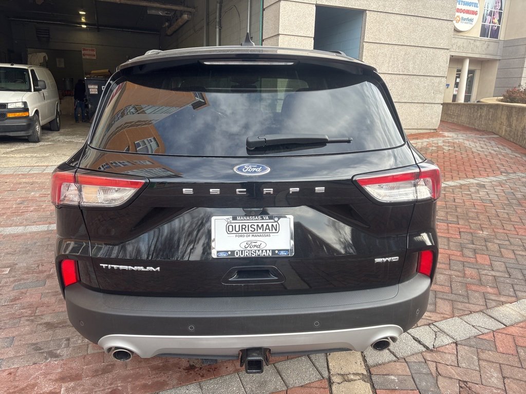 Used 2022 Ford Escape Titanium w/ Class II Trailer Tow Package image 4