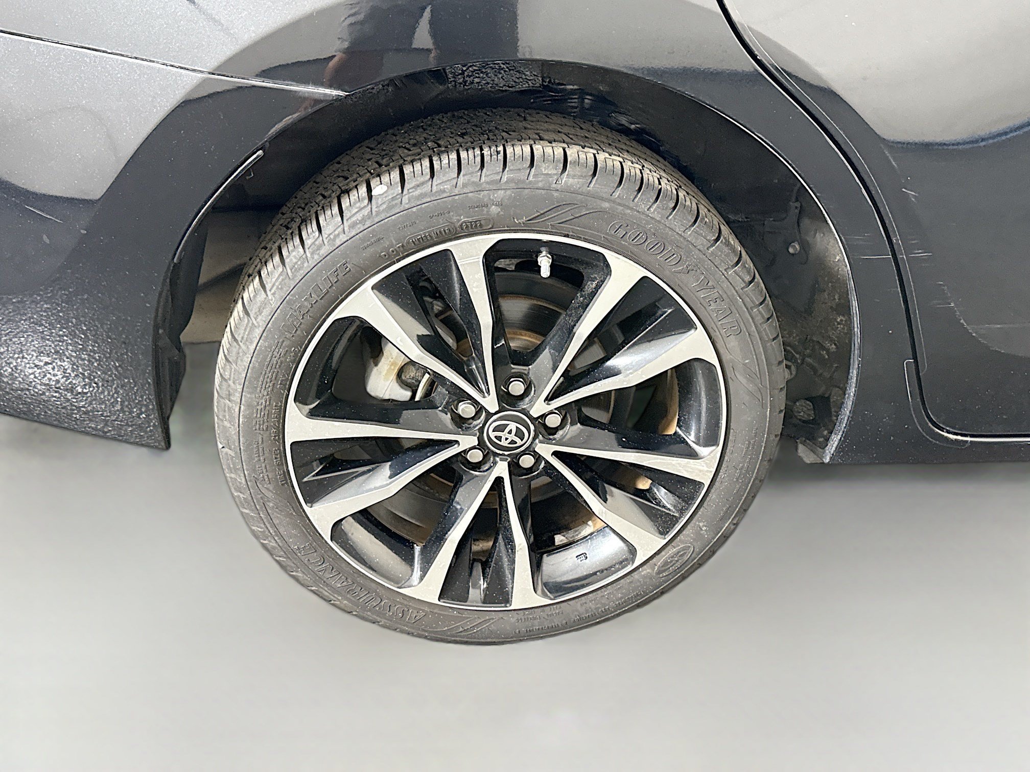 Used 2018 Toyota Corolla SE FWD image 32