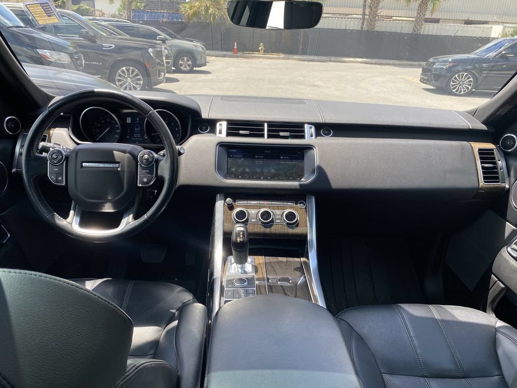 Used 2017 Land Rover Range Rover Sport SE AWD/4WD image 2
